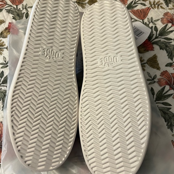 Hey Dude Women’s Leather Austin Lift - Picture 3 of 7